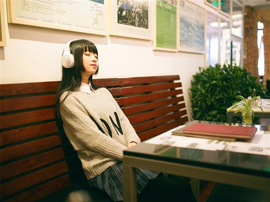 日系大廠 Pioneer 旗艦級(jí)音樂耳機(jī) Superior Club Sound 卓越派對(duì)音質(zhì)系列 2014 正式登臺(tái),分別具備不同個(gè)性的四款旗艦款耳機(jī)打造私人專屬聽覺饗宴,街頭潮流的 SE-MX7 頭戴式耳機(jī),詮釋卓越派對(duì)音質(zhì)。