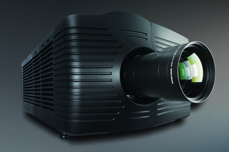 SIM 2 CinemaQuattro 4K DLP