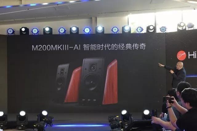新品丨首款磁吸無(wú)線充電降噪耳機(jī)，惠威五款重磅新品發(fā)佈