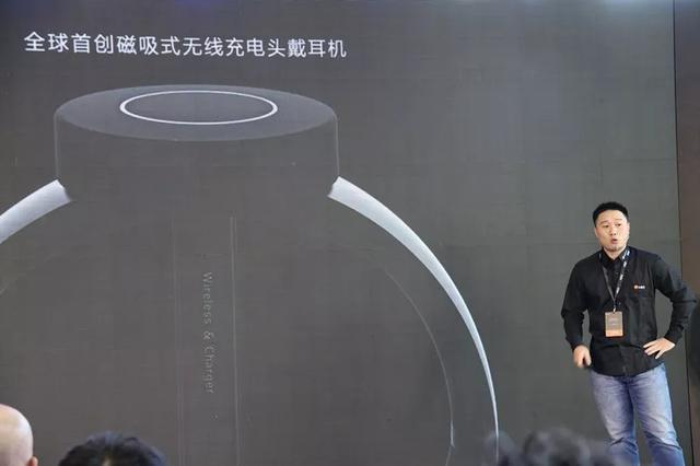新品丨首款磁吸無(wú)線充電降噪耳機(jī)，惠威五款重磅新品發(fā)佈
