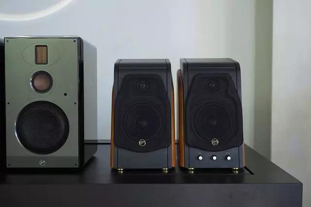 新品丨首款磁吸無(wú)線充電降噪耳機(jī)，惠威五款重磅新品發(fā)佈